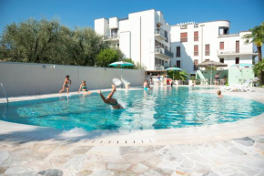  Hotel Bristol  Рива Дель Гарда